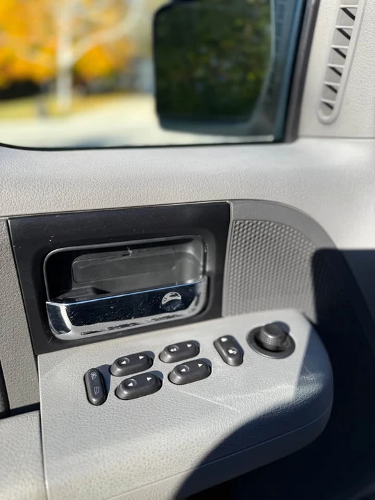 2005 Ford F-150 11th Gen - Image 9 of 11