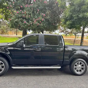 2005 Ford F-150 Lariat SuperCrew Cab