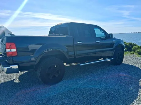 2005 Ford F-150 SuperCrew Cab Lariat