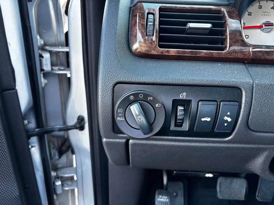 2005 Ford Five Hundred - Image 9 of 19