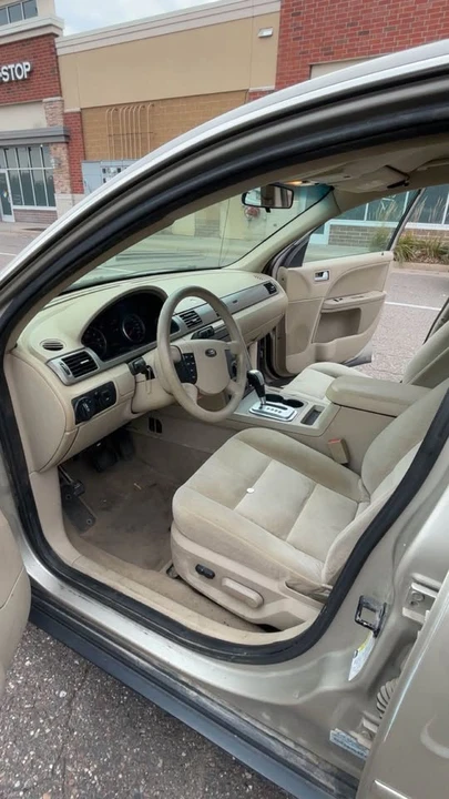 2005 Ford Five Hundred - Image 9 of 14