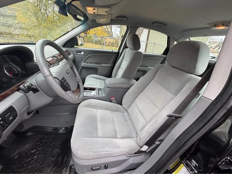 2005 Ford Five Hundred - Image 8 of 12