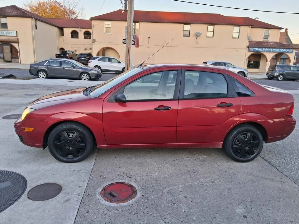 2005 Ford Focus 2nd Gen - Image 5 of 13