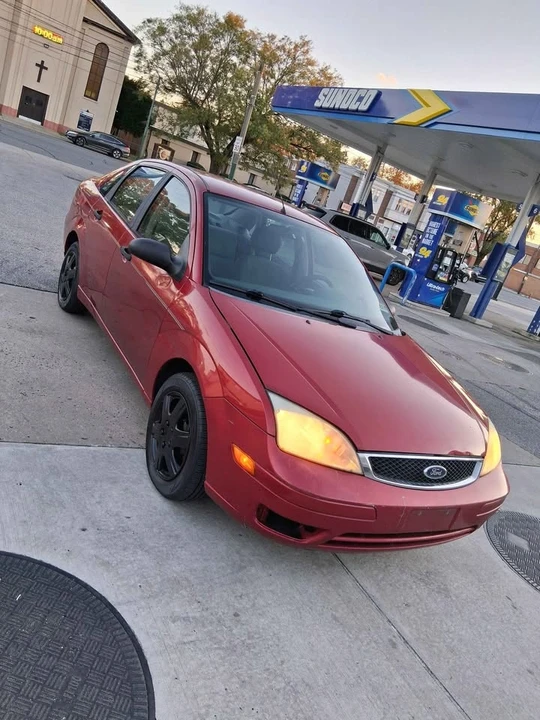 2005 Ford Focus 2nd Gen - Image 3 of 13