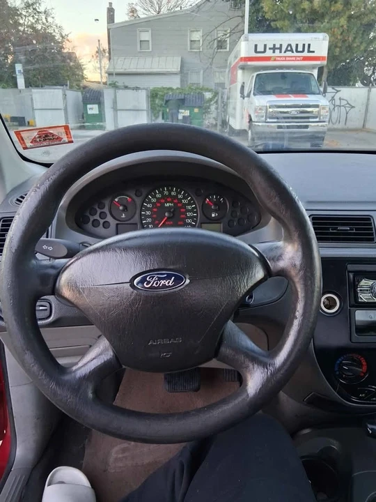 2005 Ford Focus 2nd Gen - Image 7 of 13
