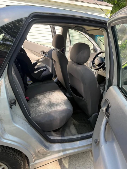 2005 Ford Focus 2nd Gen - Image 3 of 6