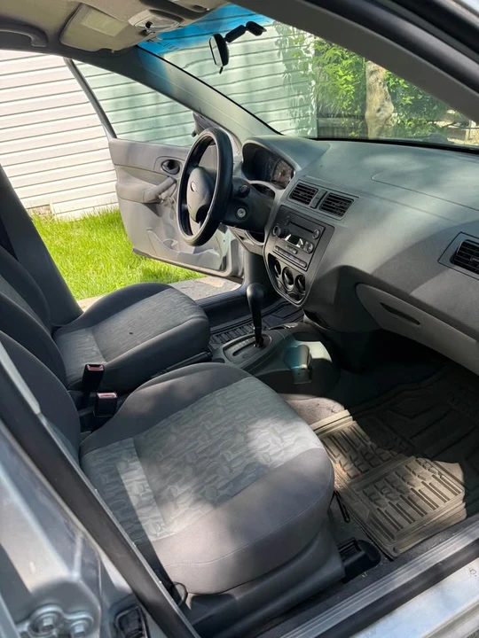 2005 Ford Focus 2nd Gen - Image 2 of 6