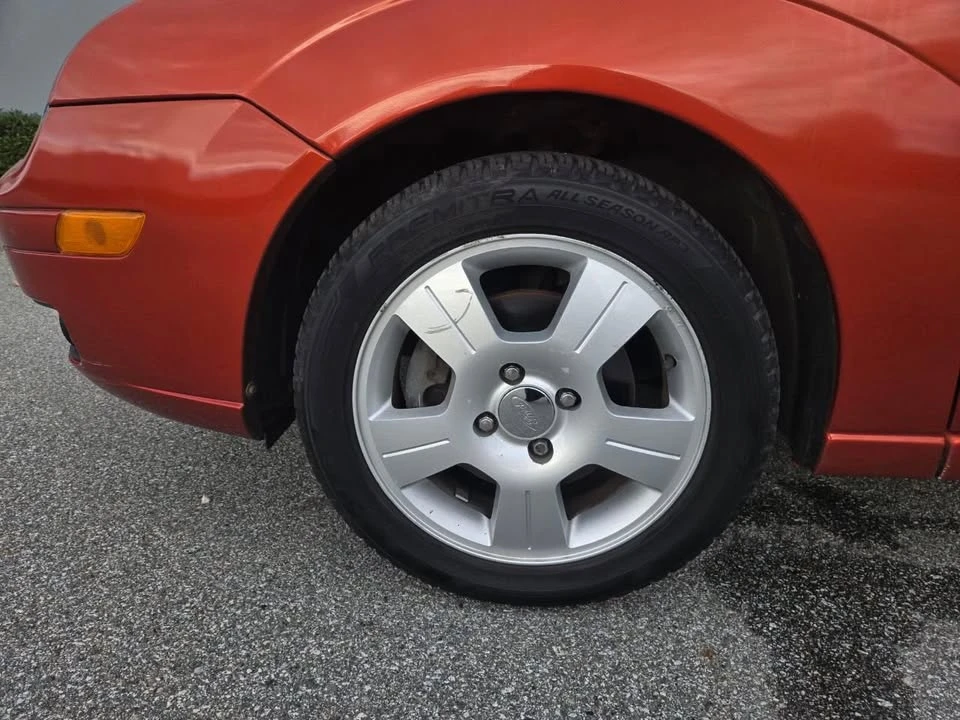 2005 Ford Focus 1st Gen - Image 15 of 16