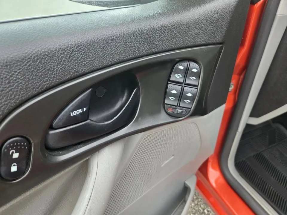 2005 Ford Focus 1st Gen - Image 12 of 16