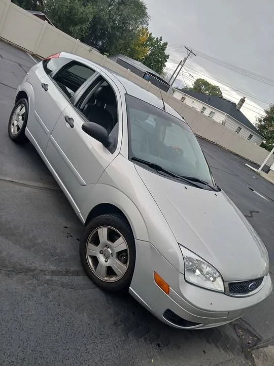 2005 Ford Focus 2nd Gen - Image 2 of 8