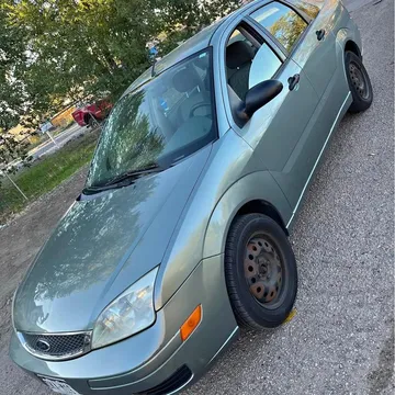 2005 Ford Focus LX Sedan