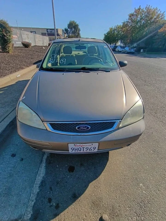2005 Ford Focus 2nd Gen - Image 3 of 3