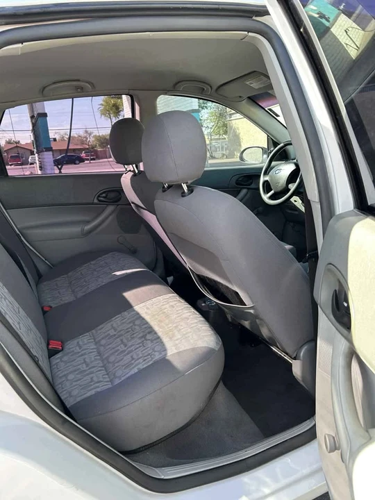 2005 Ford Focus 2nd Gen - Image 5 of 10