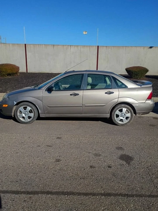 2005 Ford Focus 1st Gen - Image 3 of 3