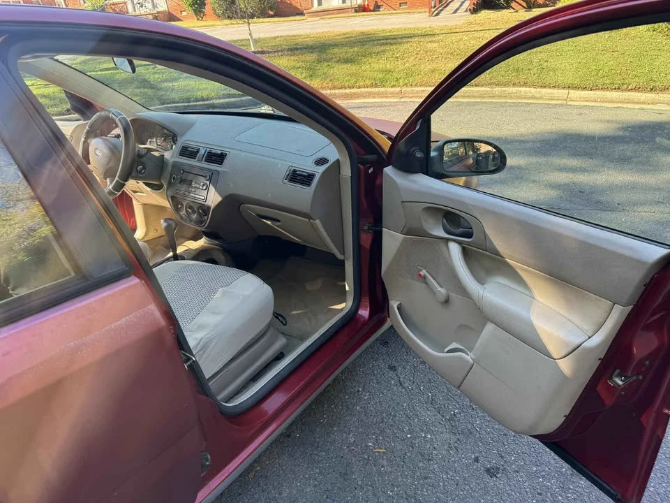 2005 Ford Focus 1st Gen - Image 3 of 10