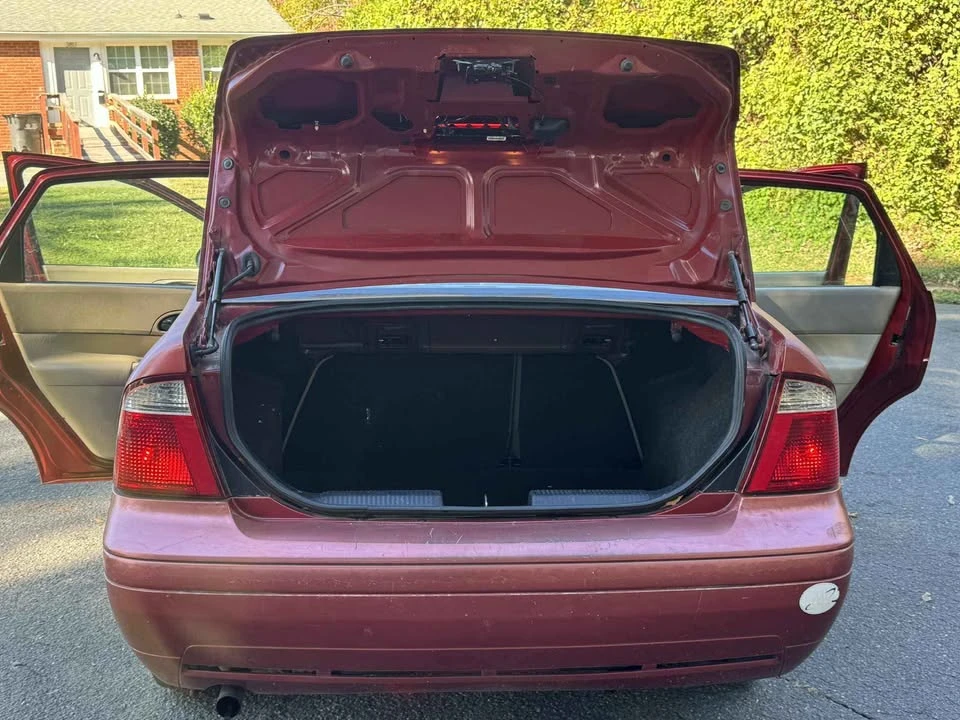 2005 Ford Focus 1st Gen - Image 5 of 10
