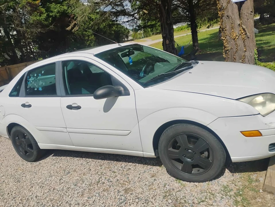 2005 Ford Focus 1st Gen - Image 4 of 4
