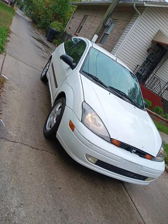 2005 Ford Focus 1st Gen - Image 2 of 10