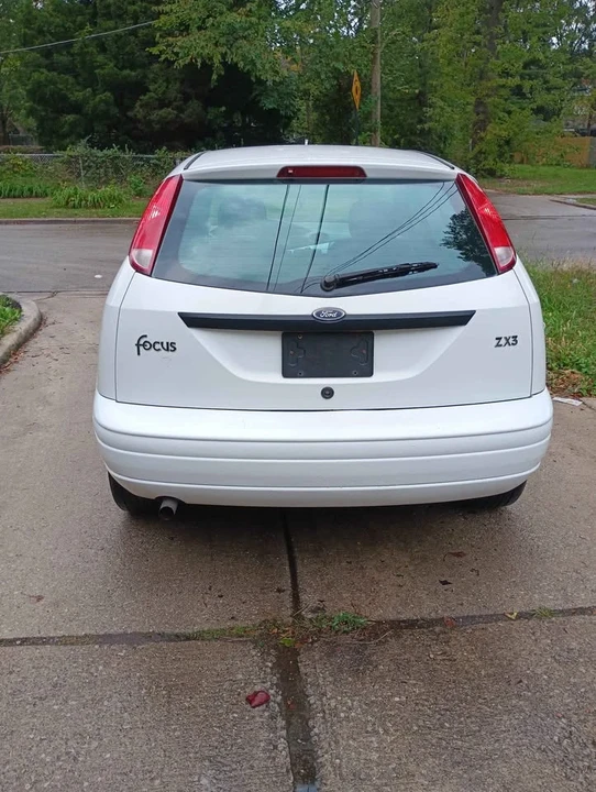2005 Ford Focus 1st Gen - Image 5 of 10