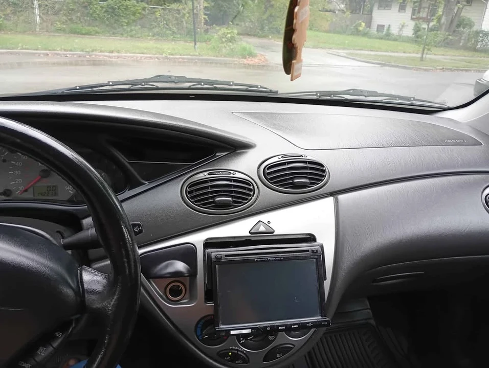 2005 Ford Focus 1st Gen - Image 10 of 10
