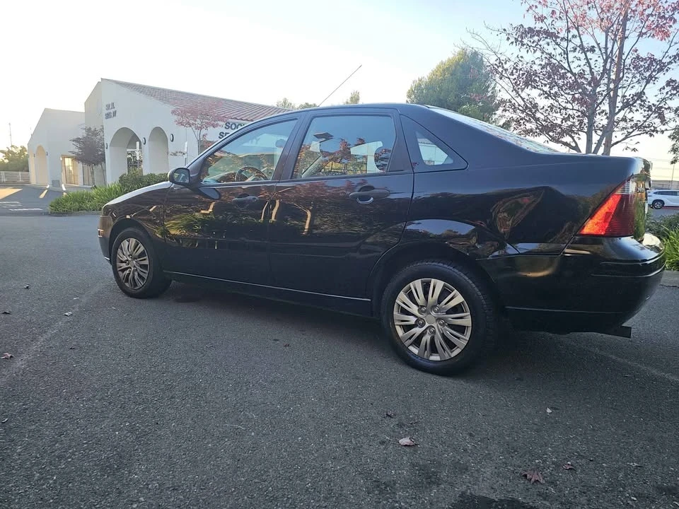 2005 Ford Focus 2nd Gen - Image 3 of 7