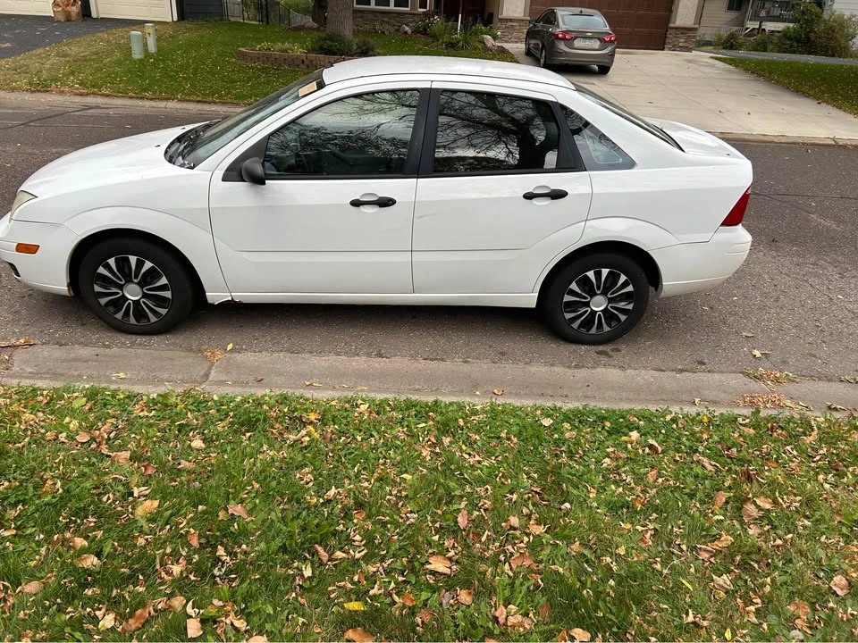 2005 Ford Focus 1st Gen - Image 2 of 3