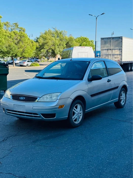 2005 Ford Focus 1st Gen - Image 2 of 9