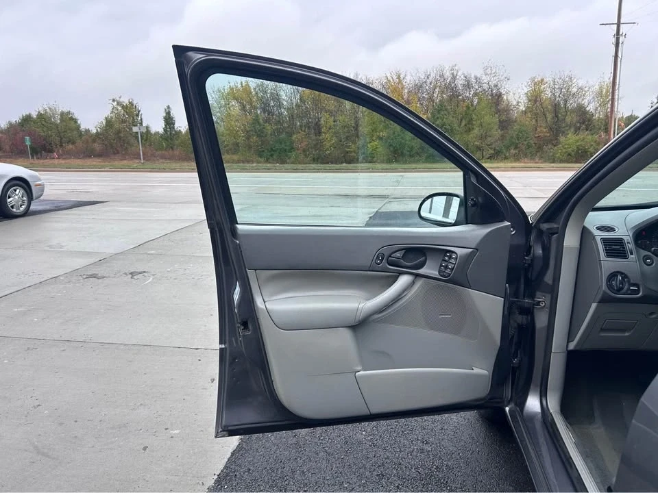 2005 Ford Focus 1st Gen - Image 15 of 20