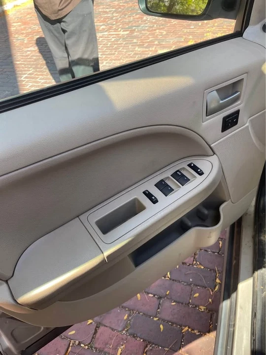 2005 Ford Freestyle - Image 8 of 20