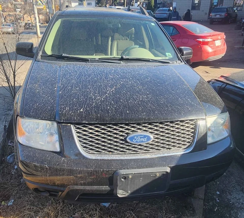 2005 Ford Freestyle - Image 2 of 10