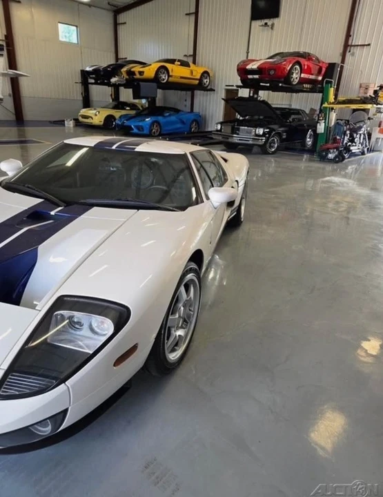 2005 Ford GT 1st Gen - Image 2 of 4