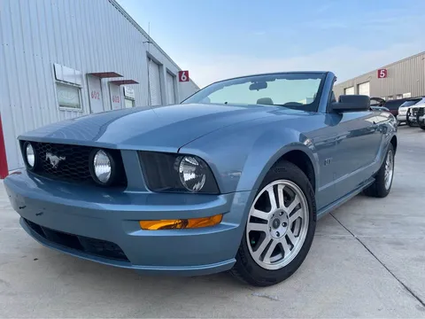2005 Ford Mustang GT Premium