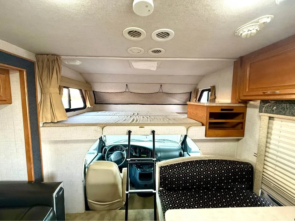 2005 Ford Econoline Van - Image 10 of 18