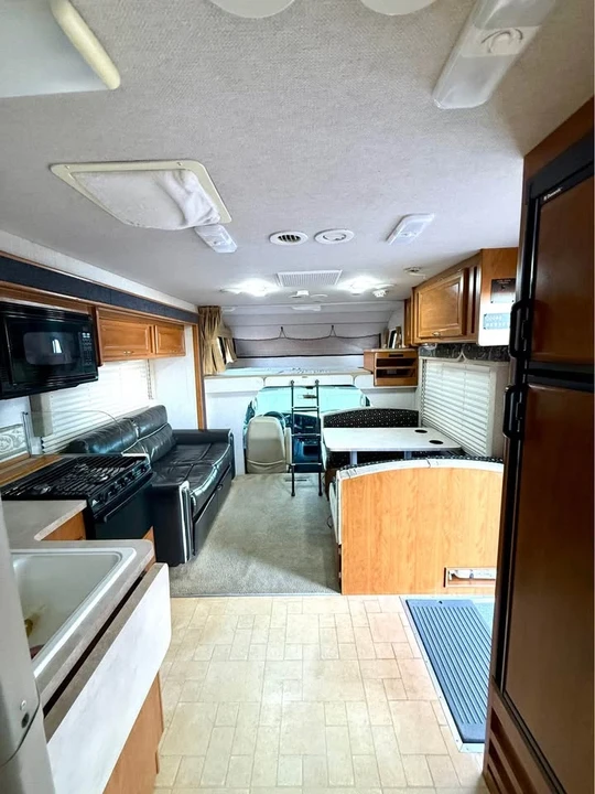2005 Ford Econoline Van - Image 9 of 18