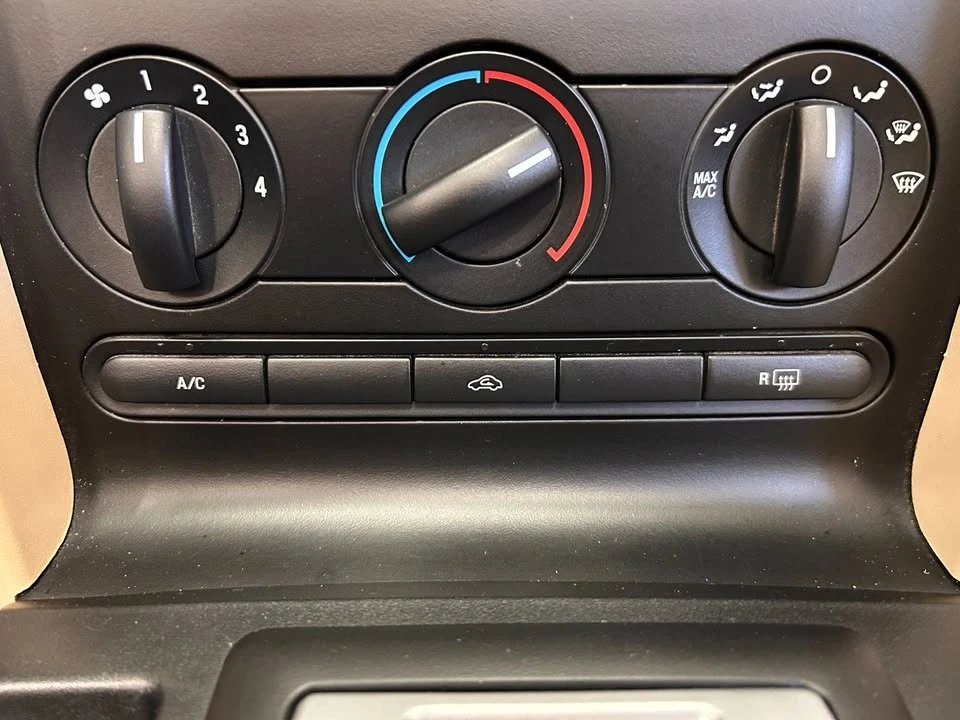 2005 Ford S197 Mustang - Image 16 of 19
