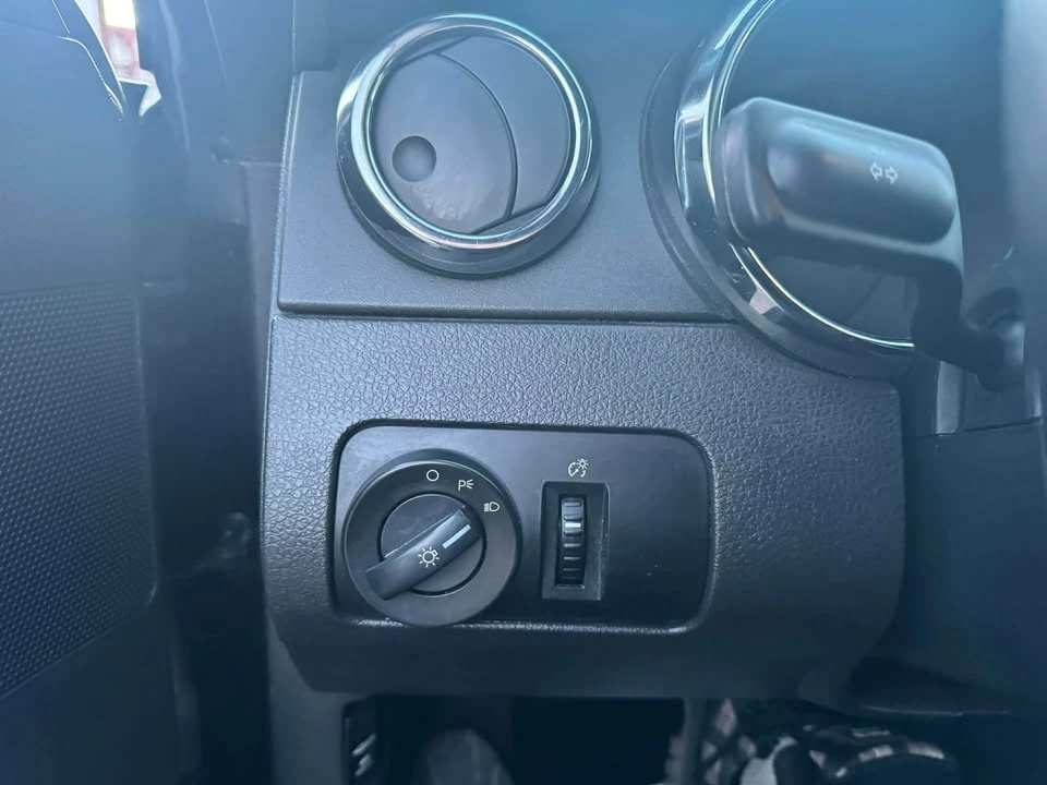 2005 Ford S197 Mustang - Image 12 of 16