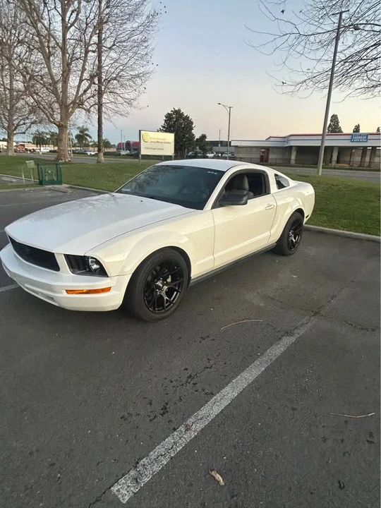 2005 Ford S197 Mustang - Image 2 of 3
