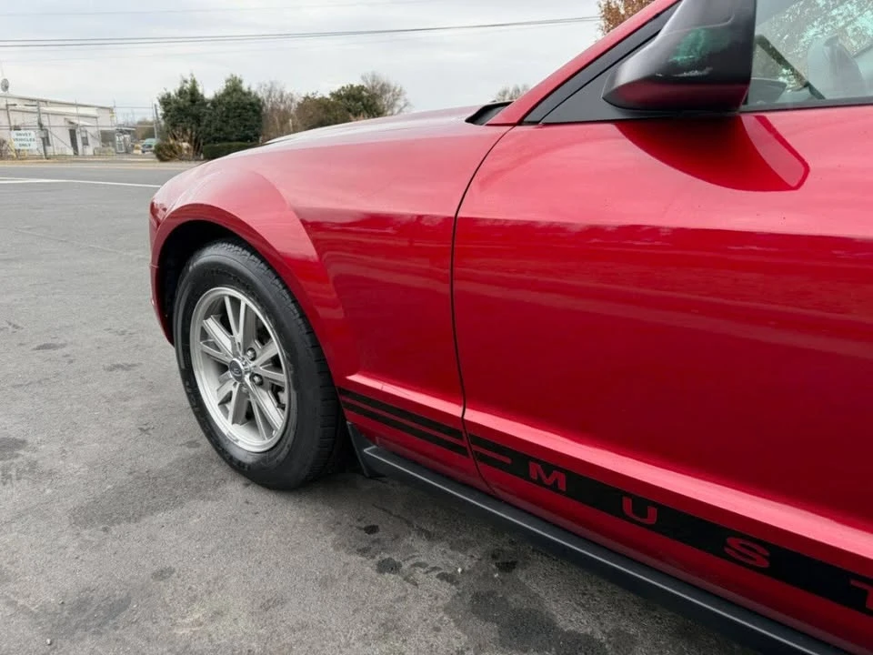 2005 Ford S197 Mustang - Image 10 of 17