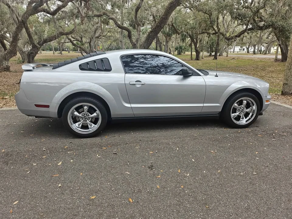 2005 Ford S197 Mustang - Image 2 of 2