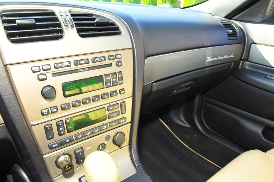 2005 Ford Thunderbird 11th Gen - Image 5 of 17