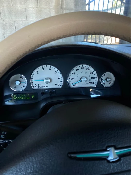 2005 Ford Thunderbird 11th Gen - Image 8 of 20