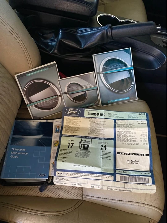2005 Ford Thunderbird 11th Gen - Image 9 of 20