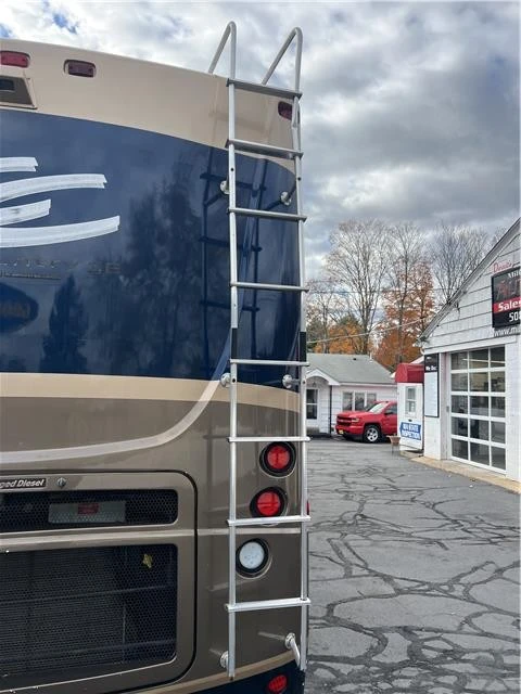 2005 Freightliner - Image 20 of 21