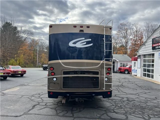 2005 Freightliner - Image 10 of 21