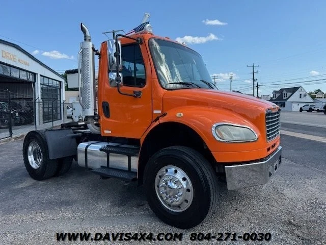2005 Freightliner - Image 6 of 12
