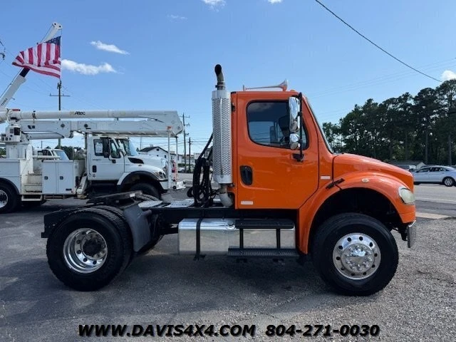 2005 Freightliner - Image 9 of 12