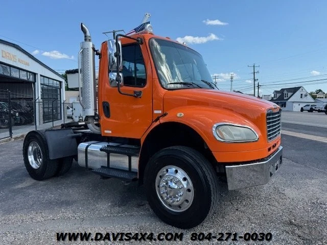 2005 Freightliner - Image 6 of 12