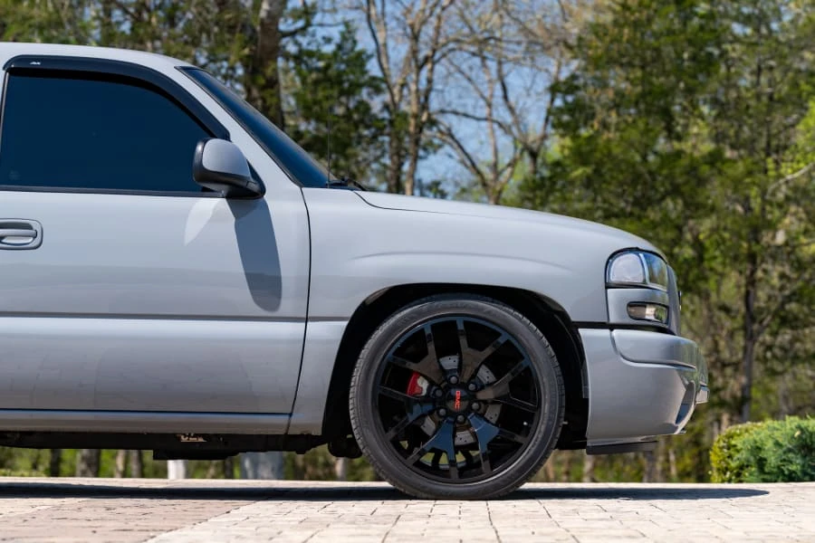 2005 GMC Sierra 2nd Gen - Image 8 of 29