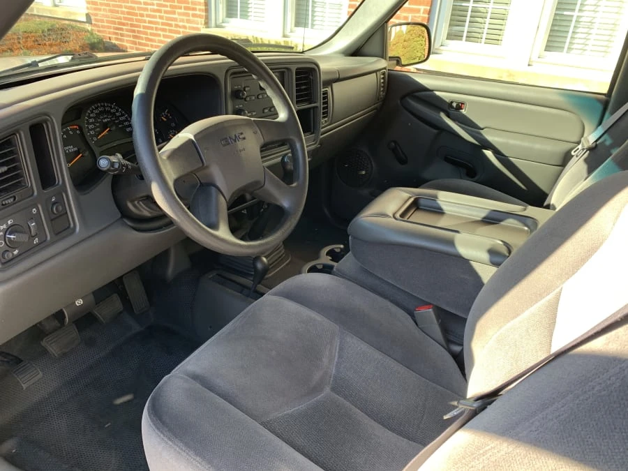 2005 GMC Sierra 2nd Gen - Image 5 of 8