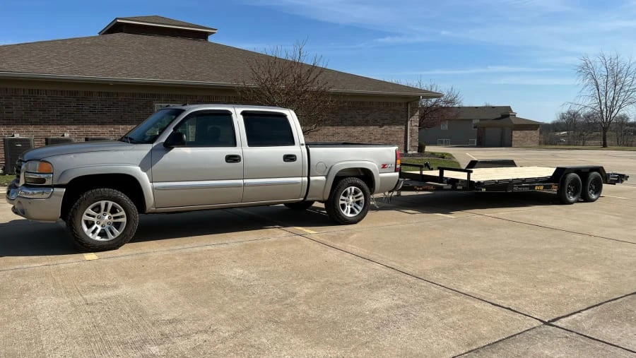 2005 GMC Sierra 2nd Gen - Image 2 of 11